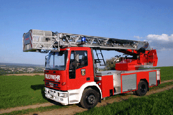 Einsatzfahrzeug DLK 18/12 der FF Oelsnitz/Vogtl.